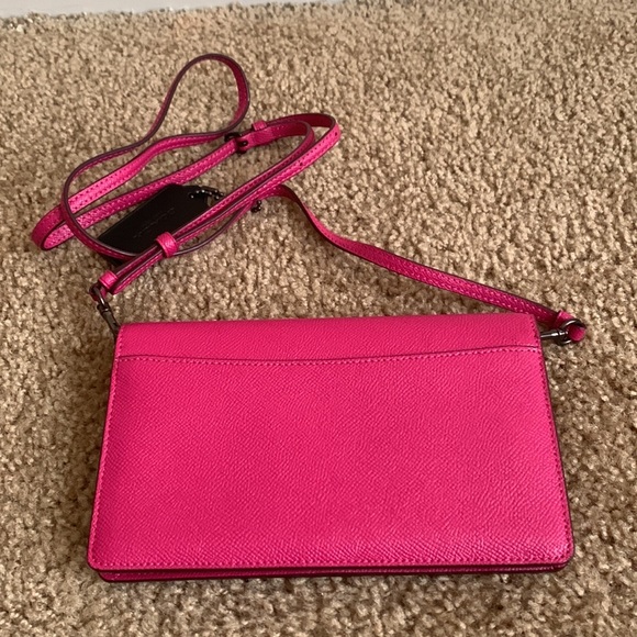 Coach - Picture 5 of 9